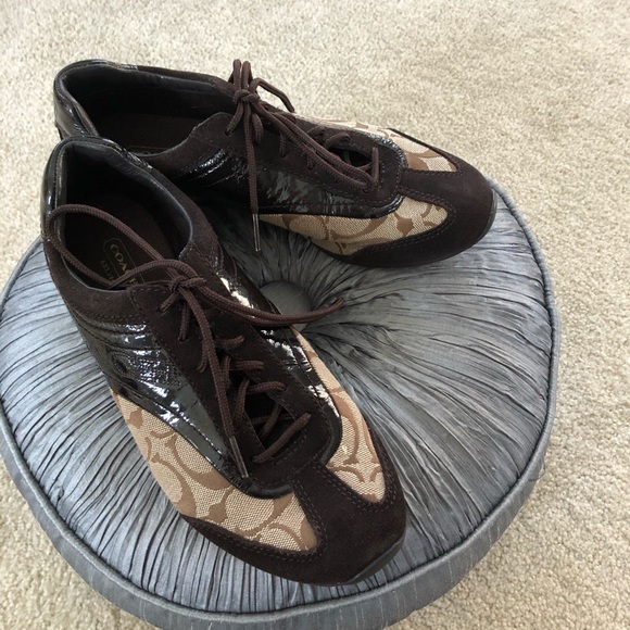 Coach sneakers size 8 excellent condition. - Picture 2 of 6